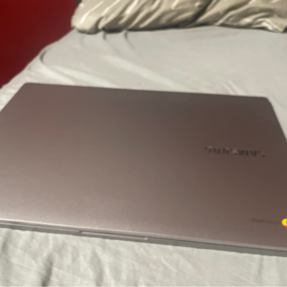 Samsung Gray Sleek Laptop for Modern Computing